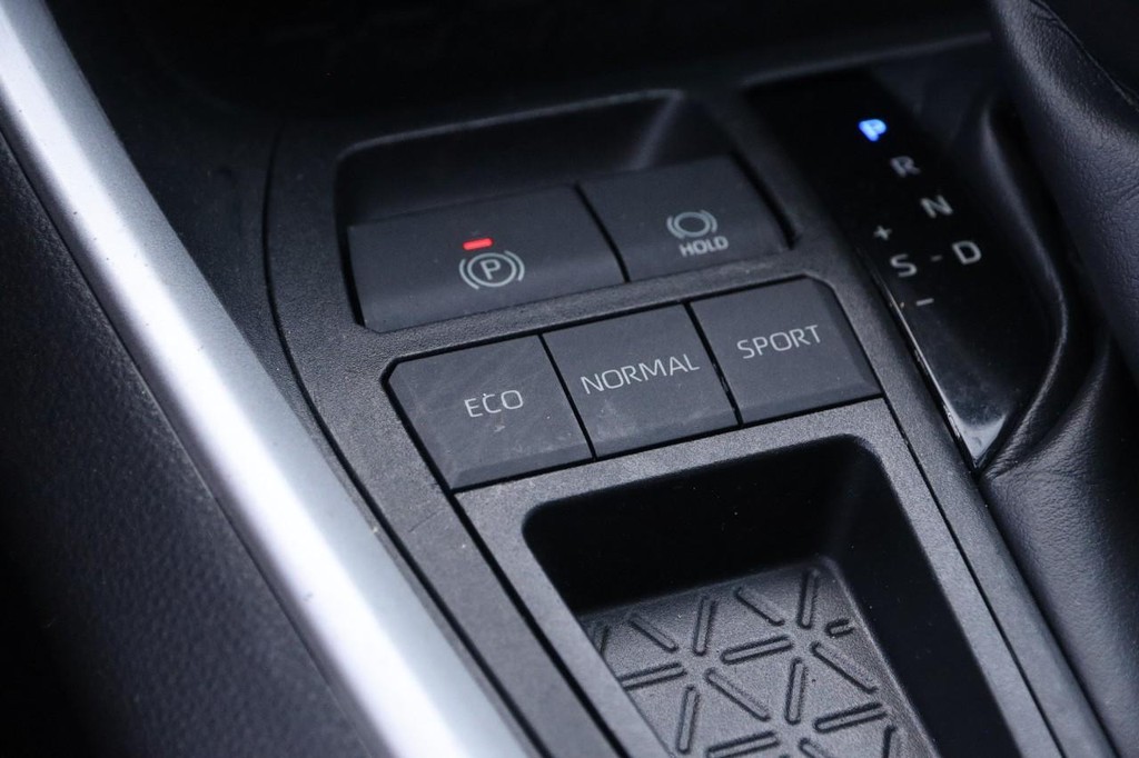 Toyota RAV4 Vehicle Full-screen Gallery Image 21