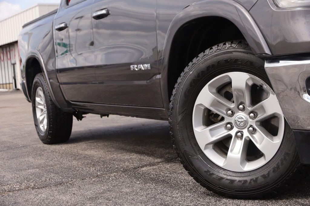 Ram 1500 Vehicle Full-screen Gallery Image 3