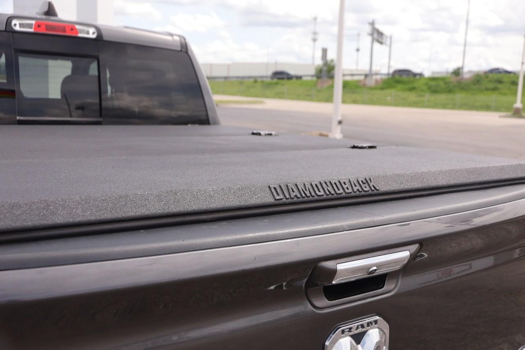 Ram 1500 Vehicle Full-screen Gallery Image 7