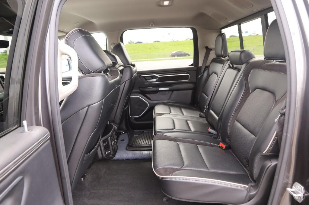 Ram 1500 Vehicle Full-screen Gallery Image 9