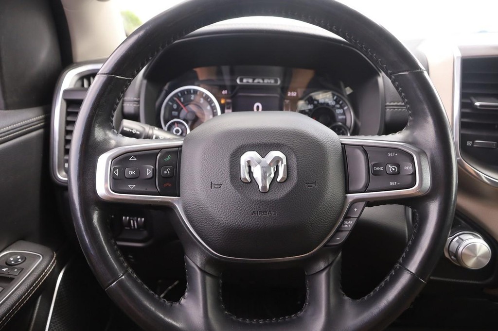 Ram 1500 Vehicle Full-screen Gallery Image 10