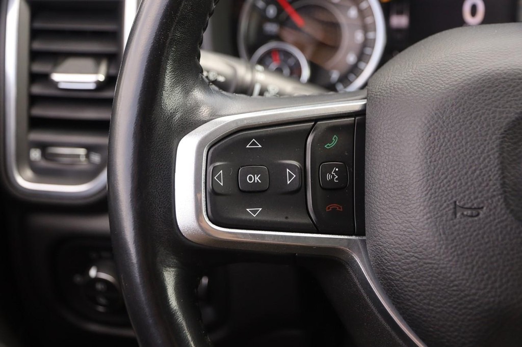 Ram 1500 Vehicle Full-screen Gallery Image 11