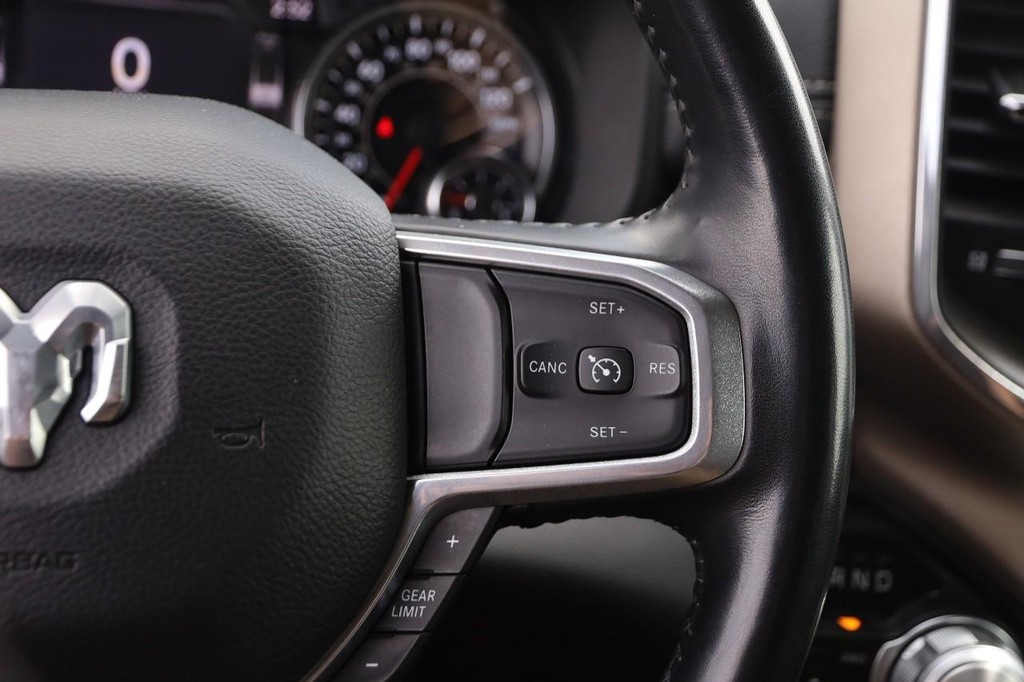 Ram 1500 Vehicle Full-screen Gallery Image 12