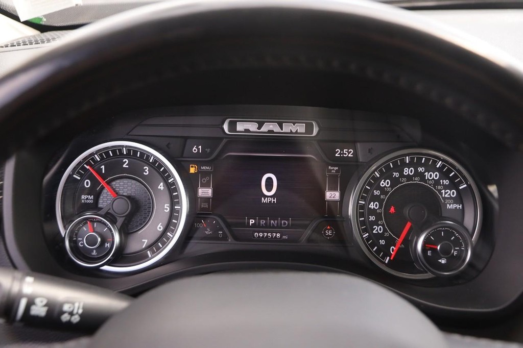 Ram 1500 Vehicle Full-screen Gallery Image 13