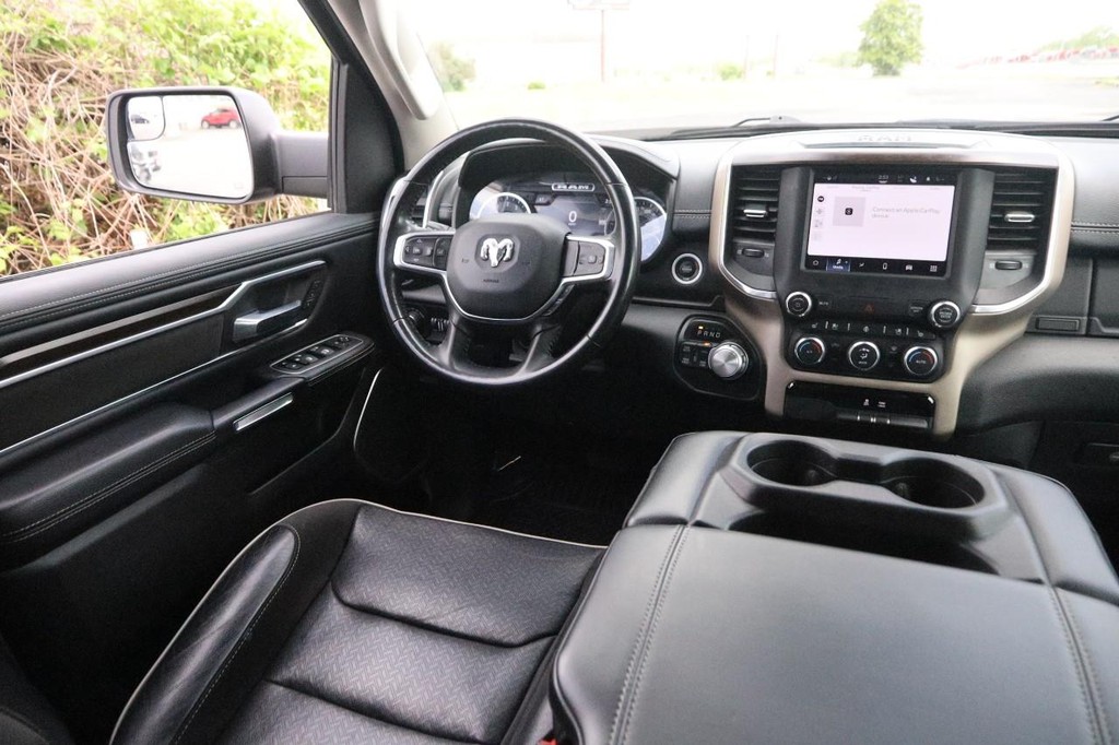 Ram 1500 Vehicle Full-screen Gallery Image 22