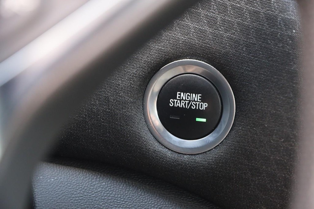 Chevrolet Malibu Vehicle Image 14