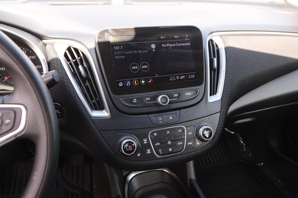 Chevrolet Malibu Vehicle Image 15