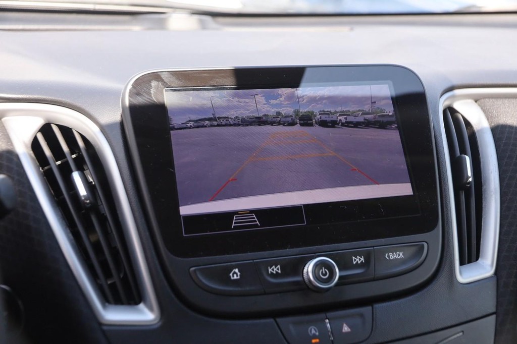 Chevrolet Malibu Vehicle Image 17