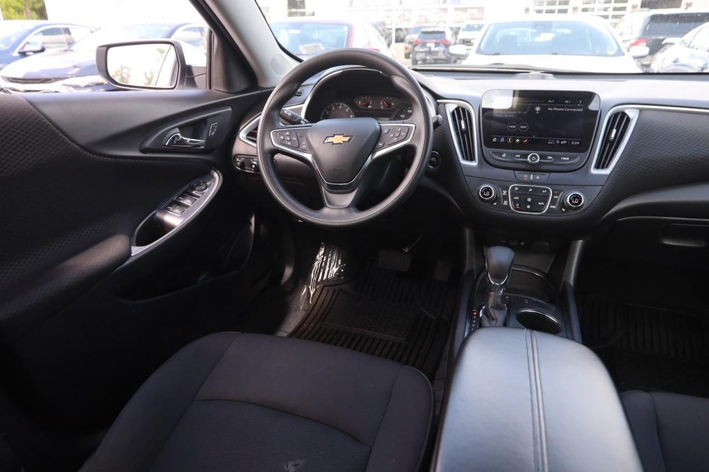 Chevrolet Malibu Vehicle Image 21