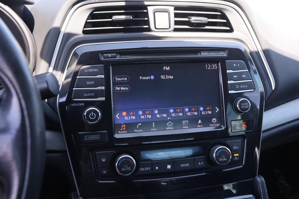 Nissan Maxima Vehicle Image 15