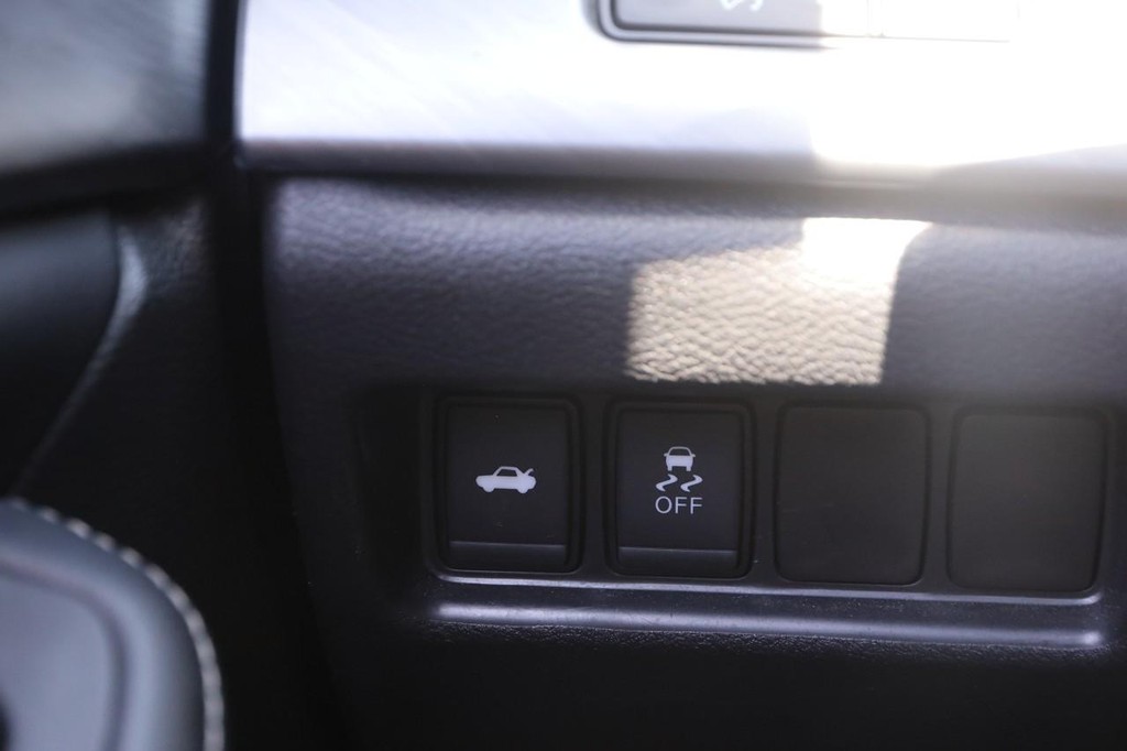 Nissan Maxima Vehicle Image 20