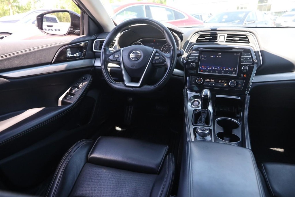 Nissan Maxima Vehicle Image 22