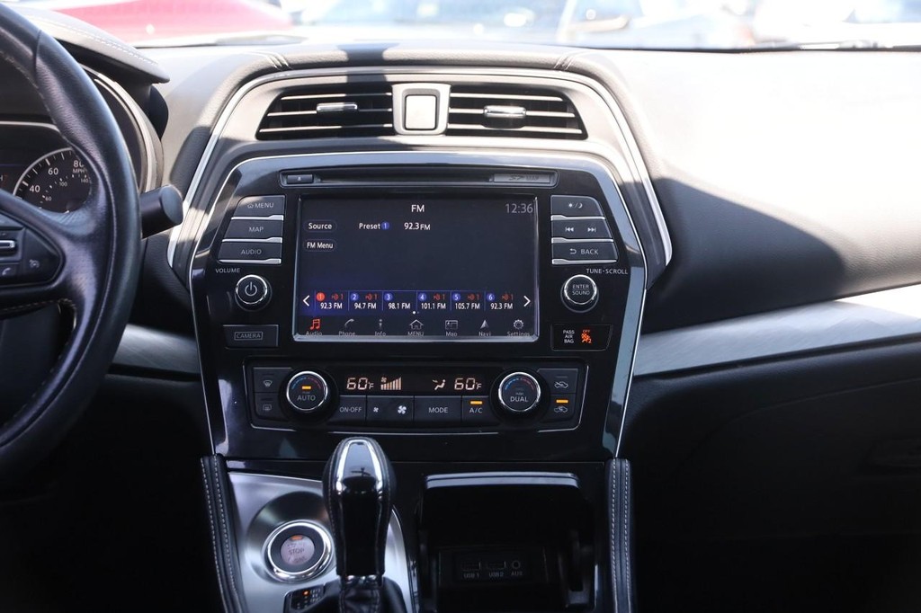 Nissan Maxima Vehicle Image 24