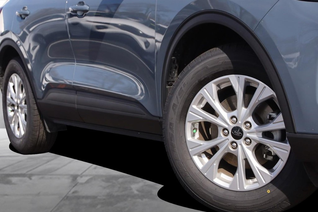 Ford Escape Vehicle Image 03