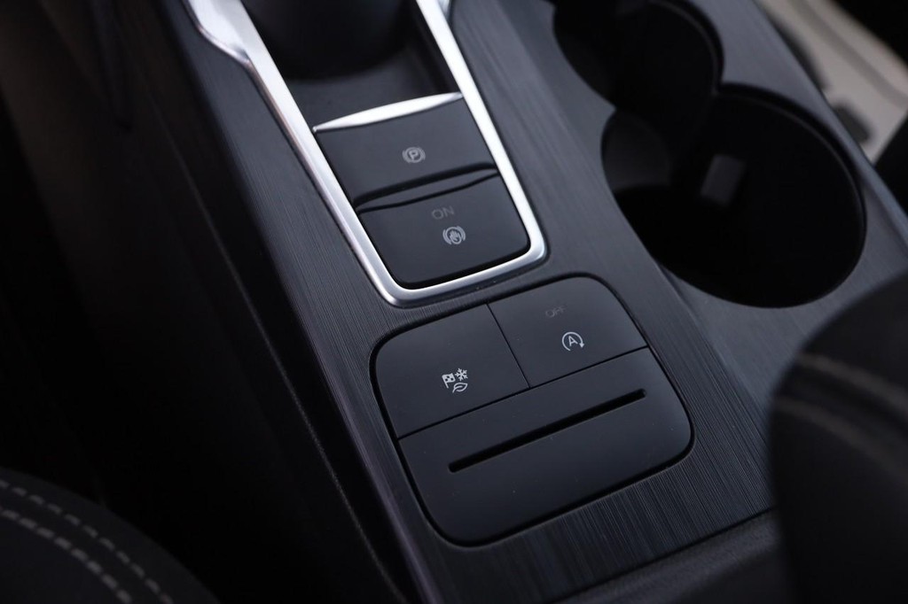 Ford Escape Vehicle Image 19