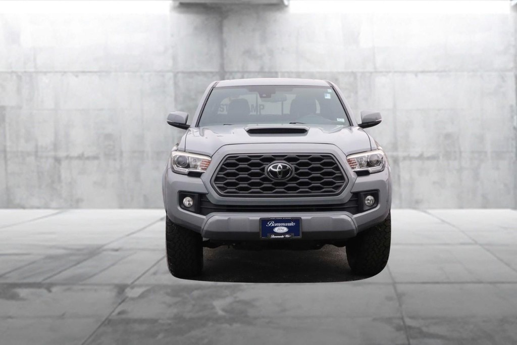 Toyota Tacoma Vehicle Image 04