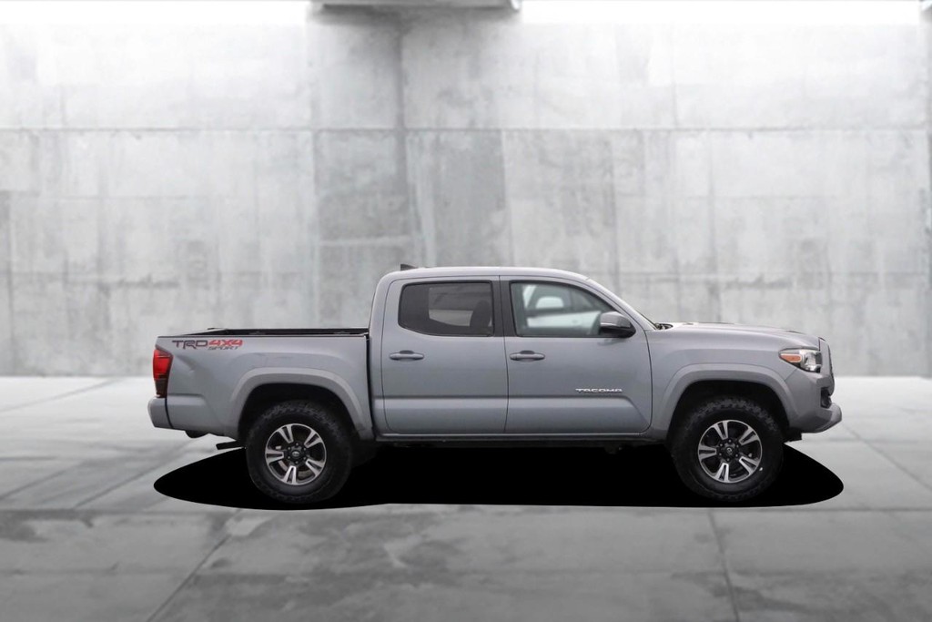 Toyota Tacoma Vehicle Image 05