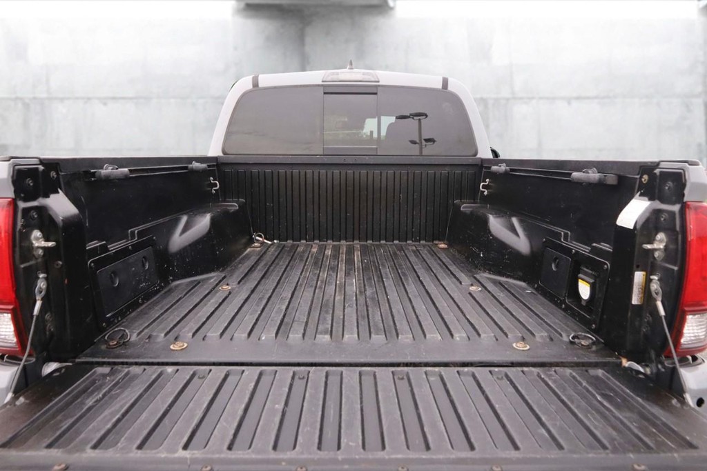 Toyota Tacoma Vehicle Image 07