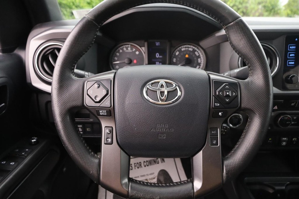 Toyota Tacoma Vehicle Image 11