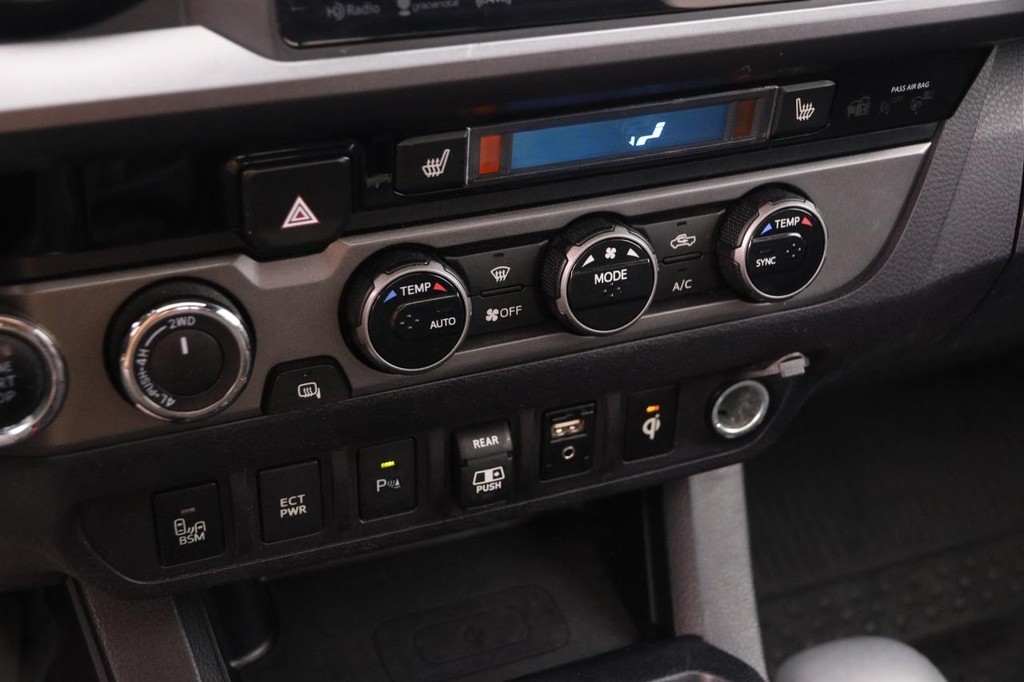 Toyota Tacoma Vehicle Image 18