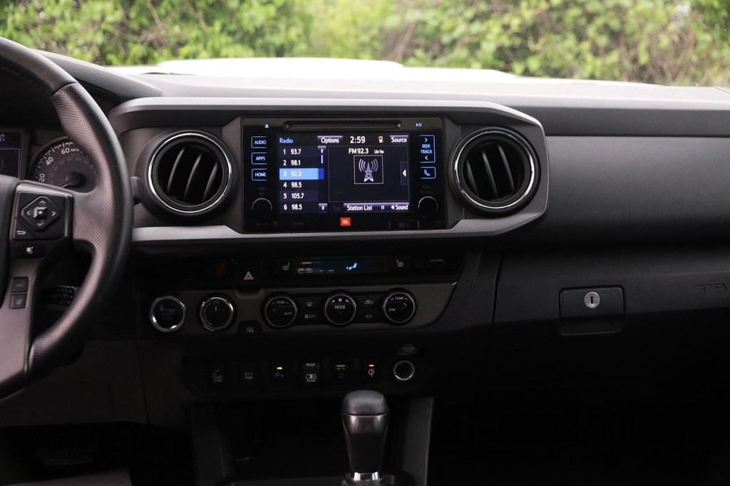 Toyota Tacoma Vehicle Image 24