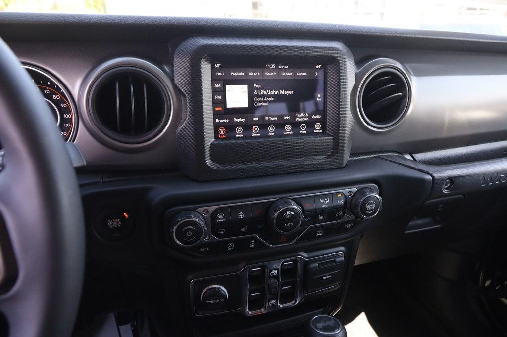 Jeep Wrangler Vehicle Image 14