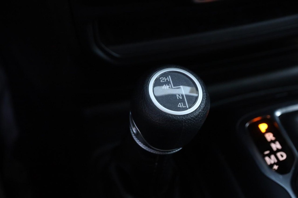 Jeep Wrangler Vehicle Image 19
