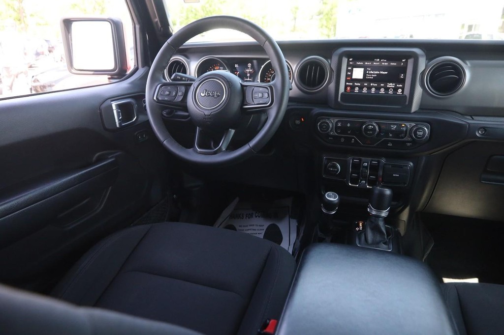Jeep Wrangler Vehicle Image 22
