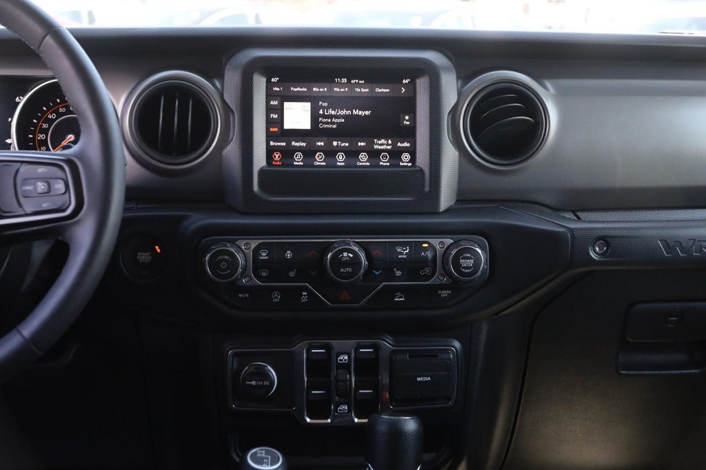 Jeep Wrangler Vehicle Image 24