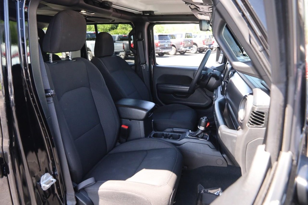 Jeep Wrangler Vehicle Image 26