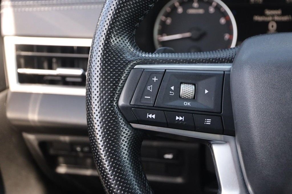 Mitsubishi Outlander Vehicle Full-screen Gallery Image 13