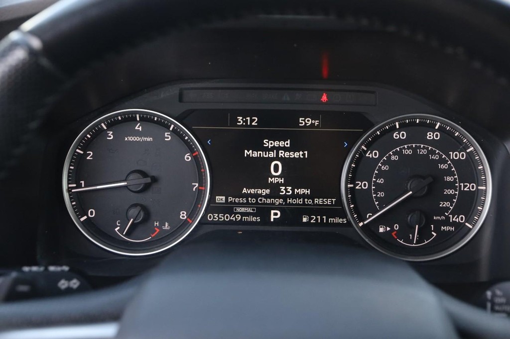 Mitsubishi Outlander Vehicle Full-screen Gallery Image 15