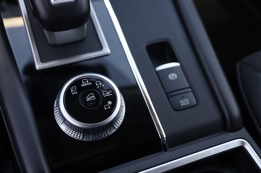 Mitsubishi Outlander Vehicle Full-screen Gallery Image 20