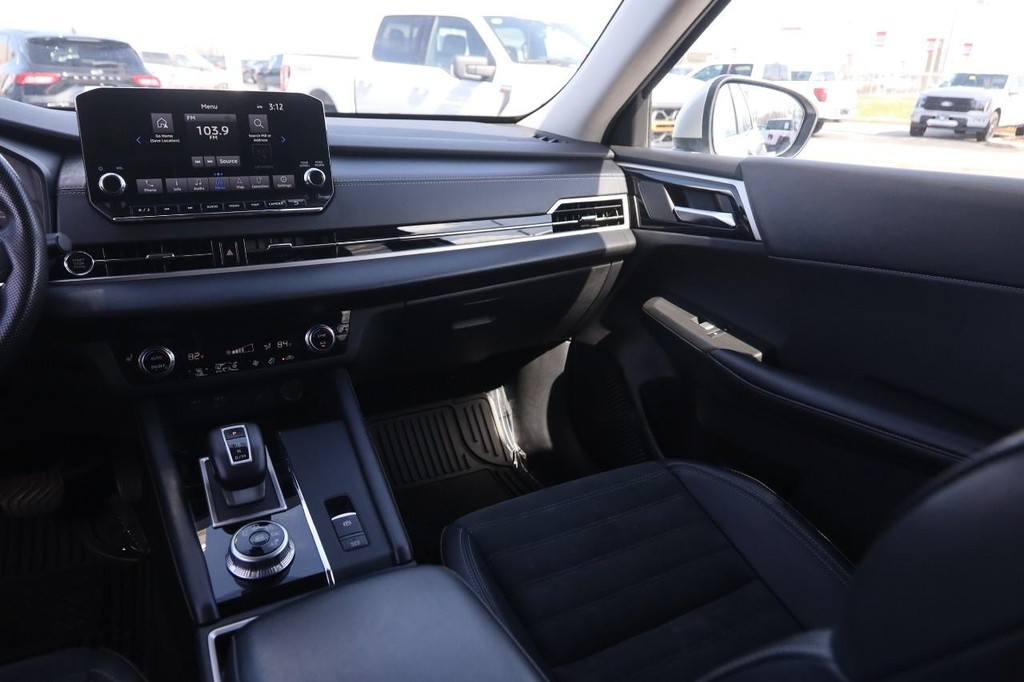 Mitsubishi Outlander Vehicle Full-screen Gallery Image 27