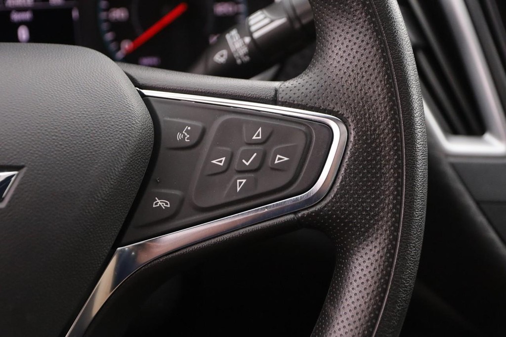 Chevrolet Malibu Vehicle Full-screen Gallery Image 13