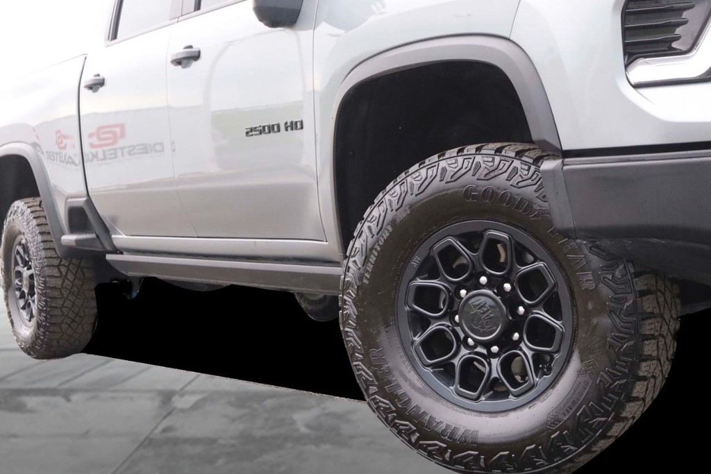 Chevrolet Silverado 2500HD Vehicle Image 03