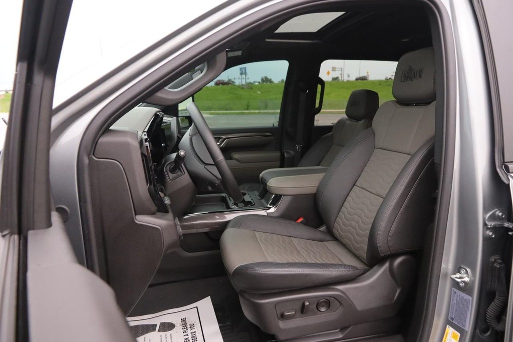 Chevrolet Silverado 2500HD Vehicle Image 08