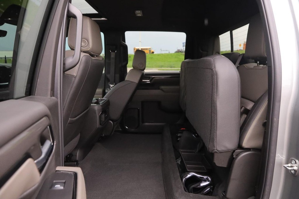 Chevrolet Silverado 2500HD Vehicle Image 10