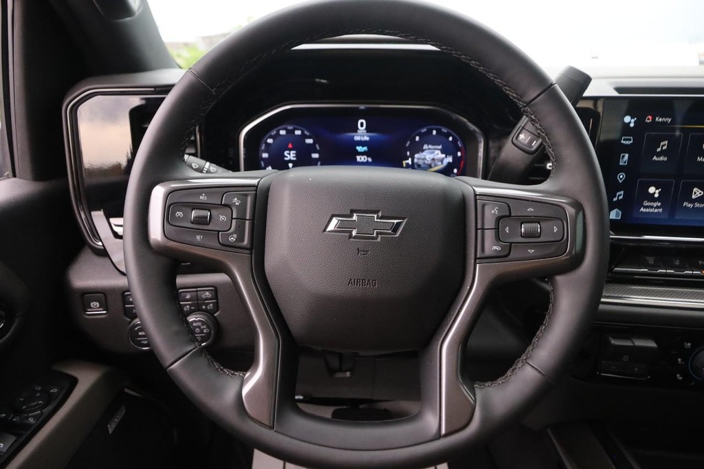 Chevrolet Silverado 2500HD Vehicle Image 11