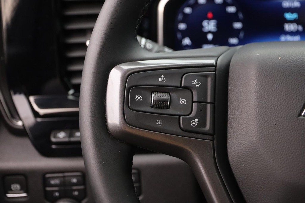 Chevrolet Silverado 2500HD Vehicle Image 12