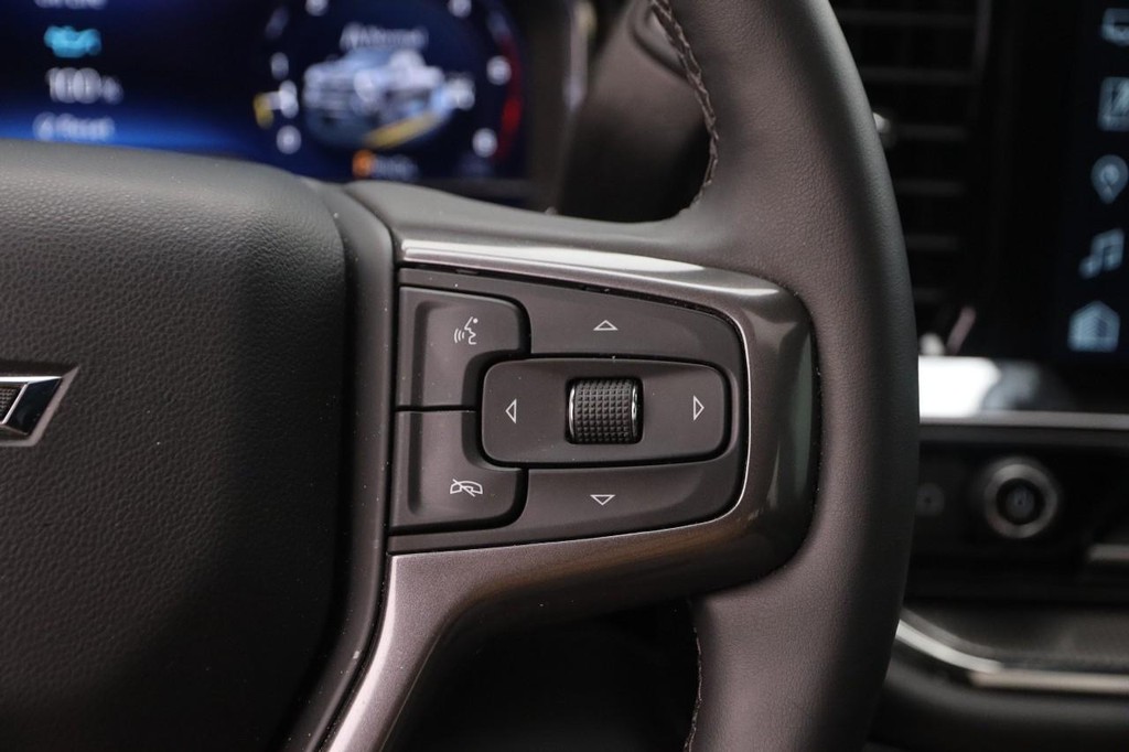 Chevrolet Silverado 2500HD Vehicle Image 13