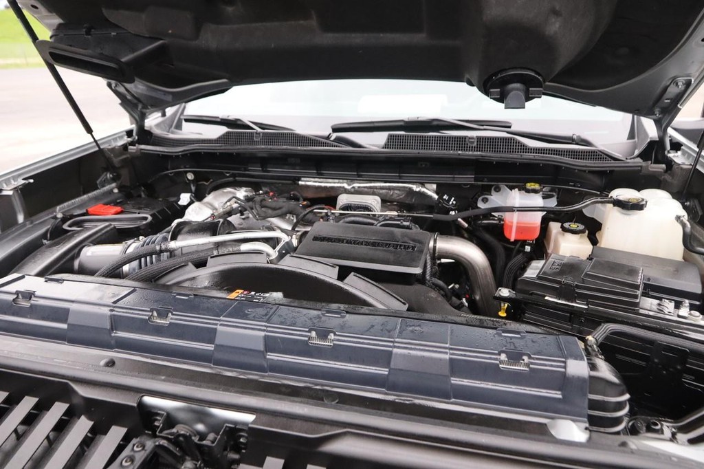Chevrolet Silverado 2500HD Vehicle Image 28