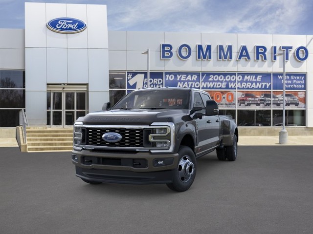 Ford Super Duty F-350 DRW Vehicle Image 02