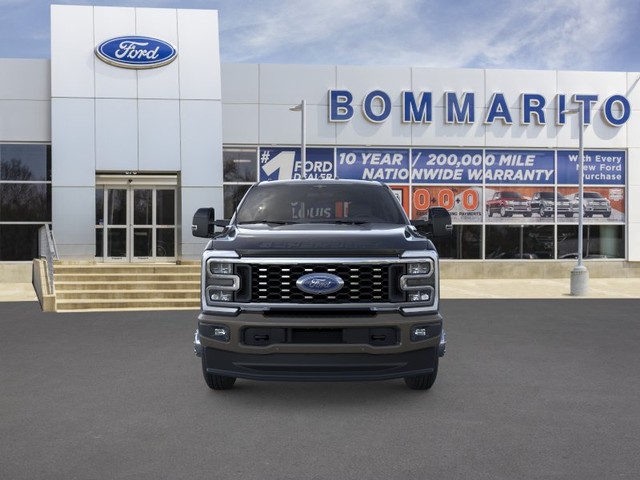 Ford Super Duty F-350 DRW Vehicle Image 06