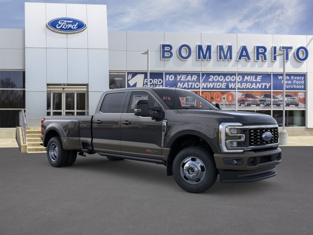 Ford Super Duty F-350 DRW Vehicle Image 07