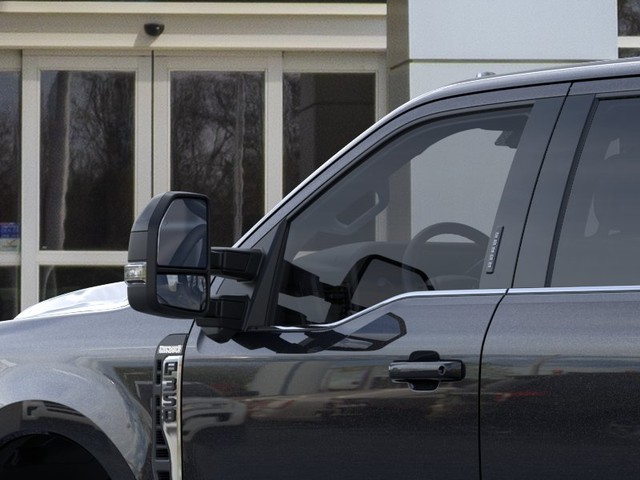 Ford Super Duty F-350 DRW Vehicle Image 20