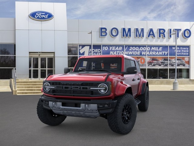Ford Bronco Vehicle Full-screen Gallery Image 2