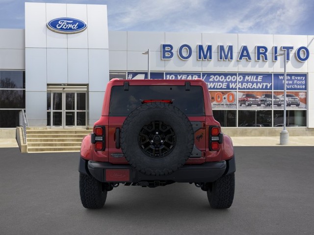 Ford Bronco Vehicle Full-screen Gallery Image 5
