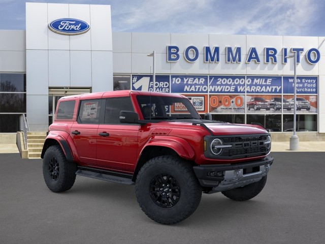 Ford Bronco Vehicle Full-screen Gallery Image 7