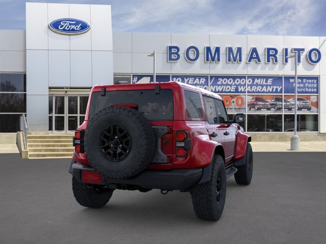 Ford Bronco Vehicle Full-screen Gallery Image 8